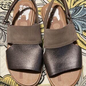 Sorel Brown and Metallic Taupe Two-Band Slingback Sandals 6.5 women
